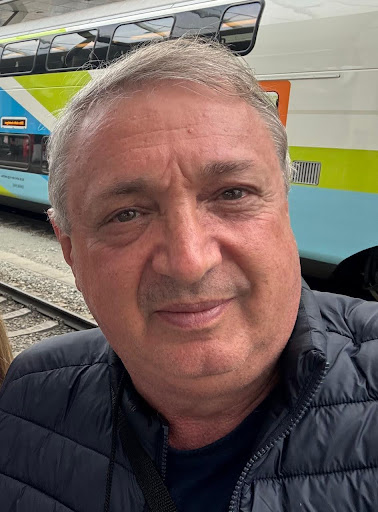 Dr. Eduardo Santos