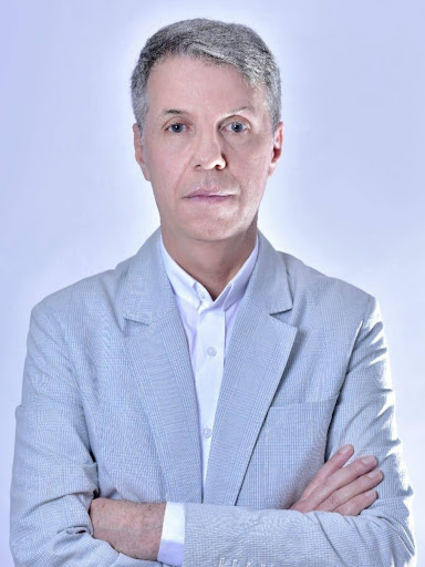 Dr. Eduardo Santos