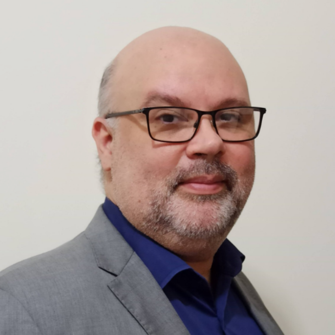 Dr. Eduardo Santos